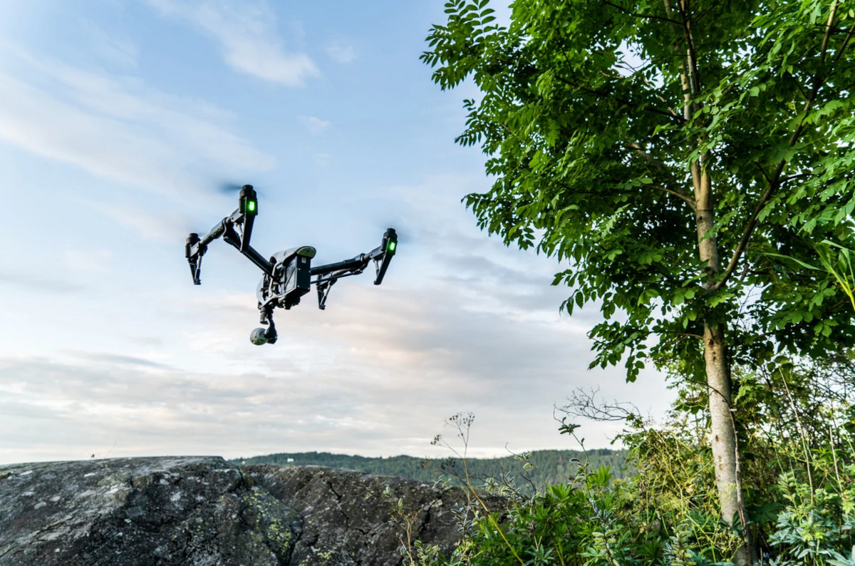 Filmowanie z powietrza dronem - profesjonalna obsługa